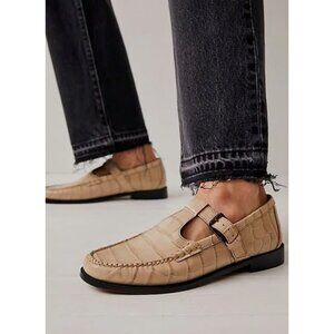 G. H. Bass Mary Jane Loafers in Irish Cream Croc Size 5.5